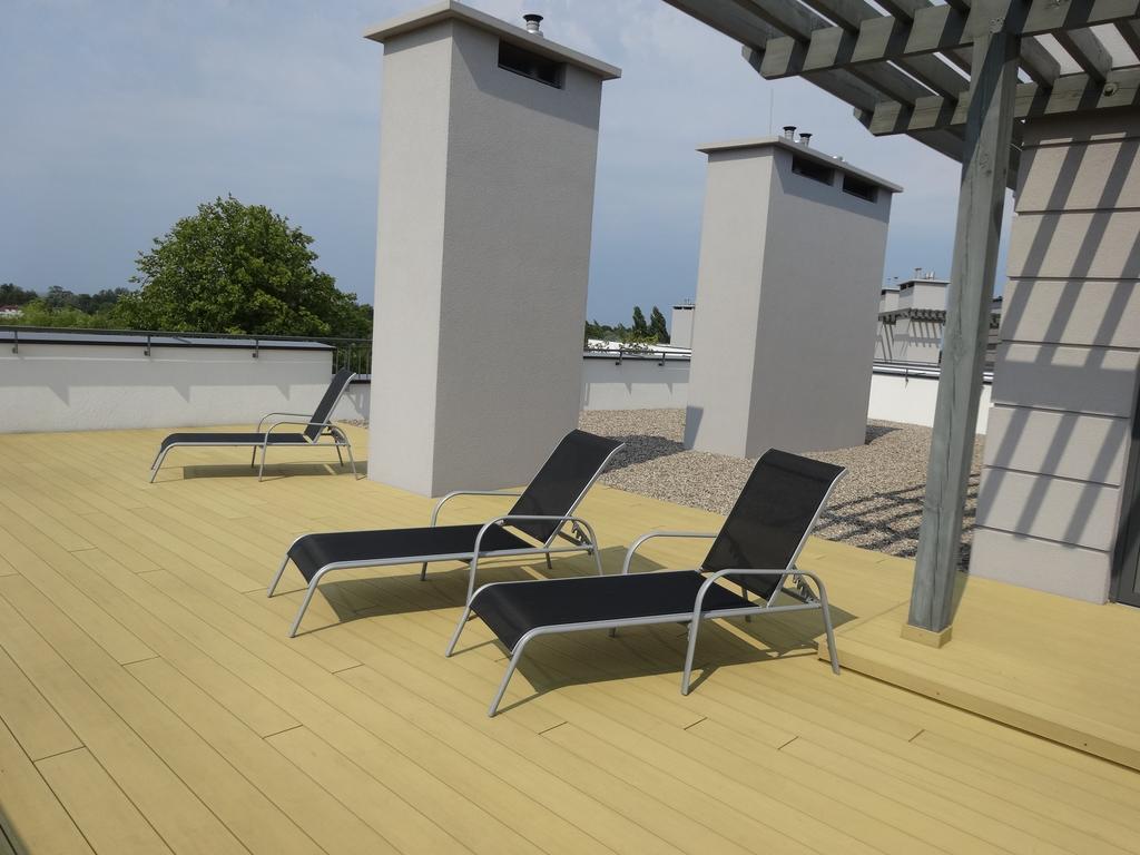 Rezydencja Apartamenty Ostrowski 尤斯托尼莫斯基 外观 照片