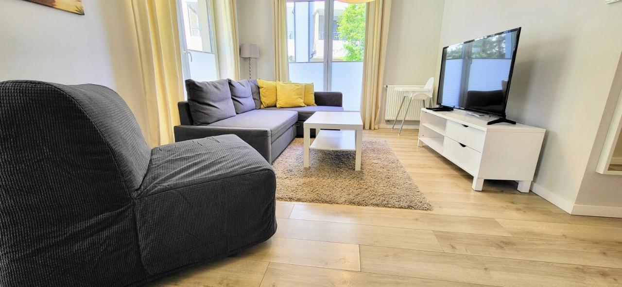 Rezydencja Apartamenty Ostrowski 尤斯托尼莫斯基 外观 照片