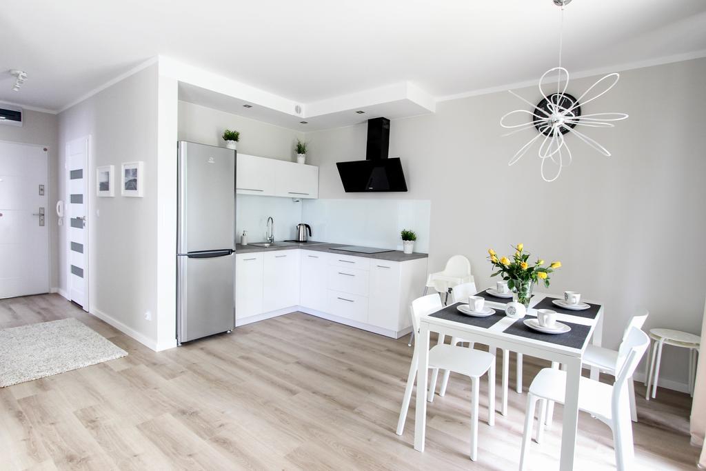 Rezydencja Apartamenty Ostrowski 尤斯托尼莫斯基 外观 照片