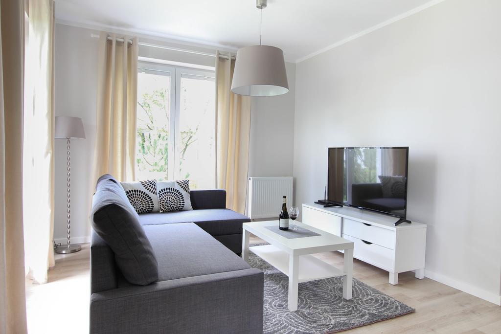 Rezydencja Apartamenty Ostrowski 尤斯托尼莫斯基 外观 照片