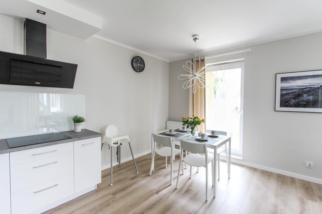 Rezydencja Apartamenty Ostrowski 尤斯托尼莫斯基 外观 照片