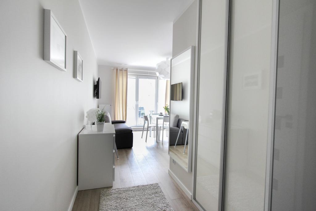 Rezydencja Apartamenty Ostrowski 尤斯托尼莫斯基 外观 照片