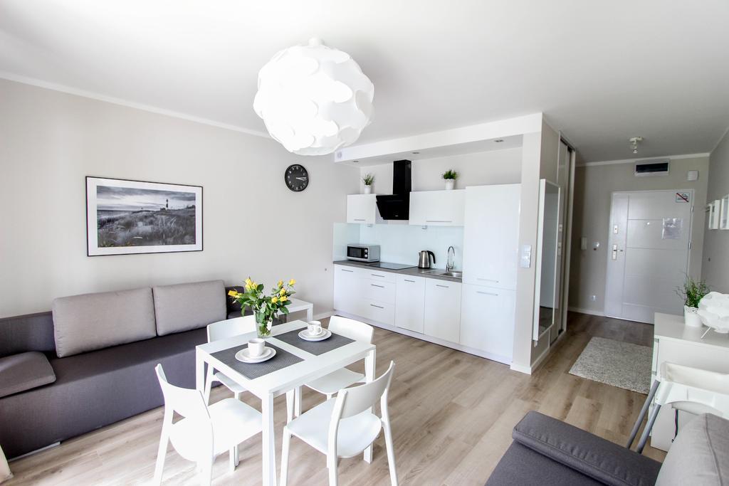 Rezydencja Apartamenty Ostrowski 尤斯托尼莫斯基 外观 照片