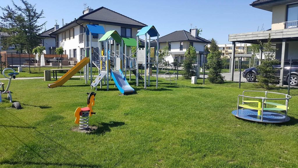 Rezydencja Apartamenty Ostrowski 尤斯托尼莫斯基 外观 照片